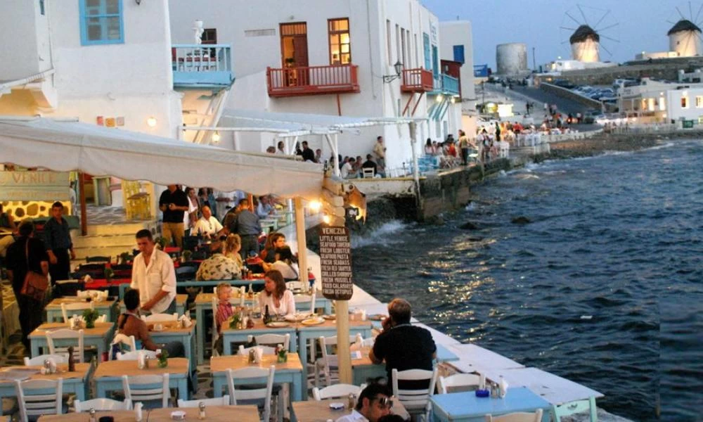 Μύκονος: Παραμένουν κλειστά τα δύο πασίγνωστα beach bars